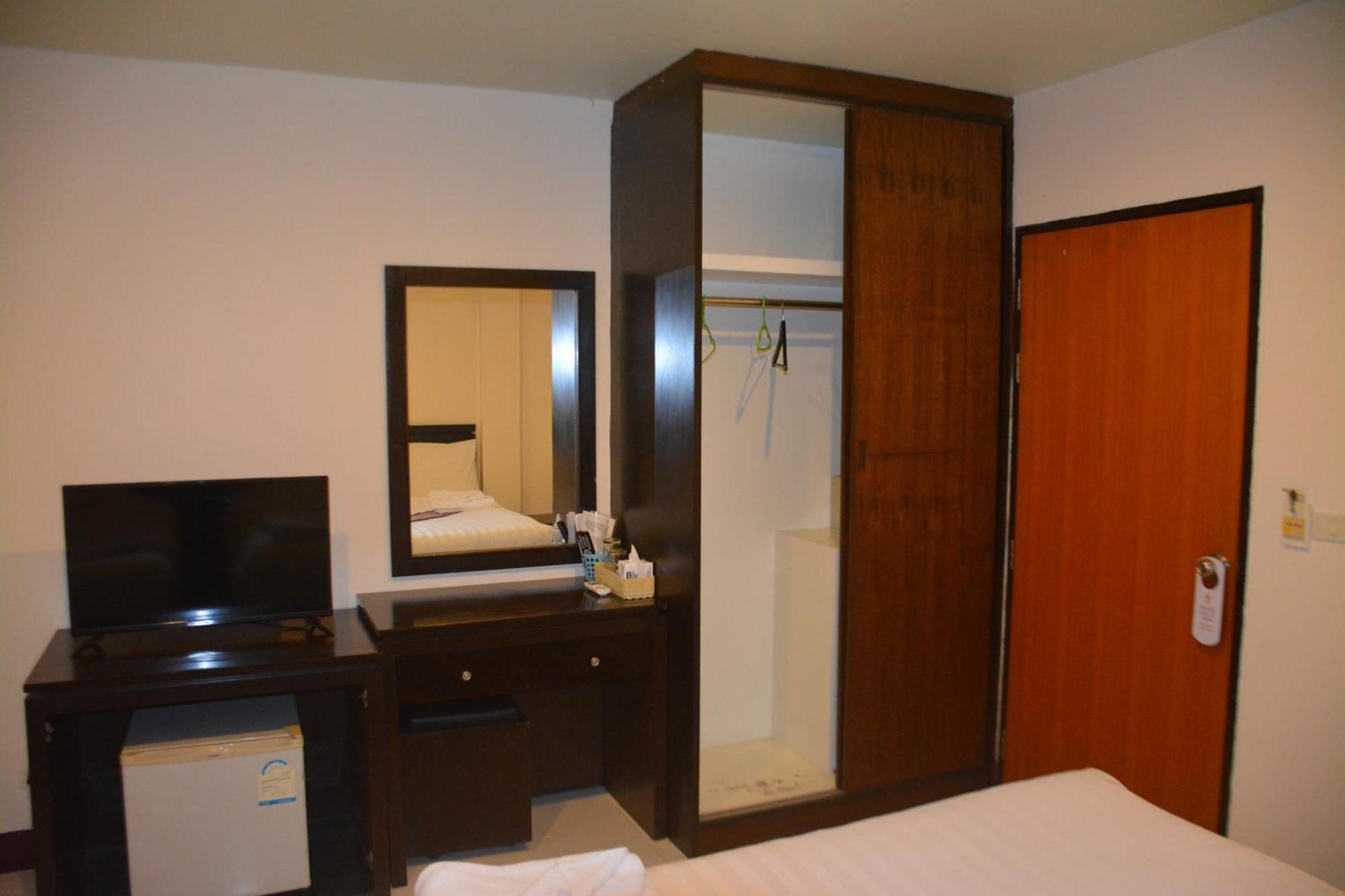 Patong Moon Inn Residence Екстер'єр фото